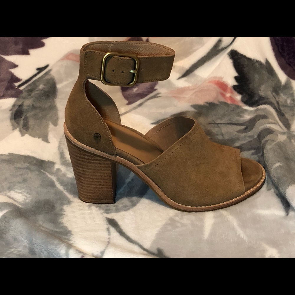 Ugh heel tan chestnut color